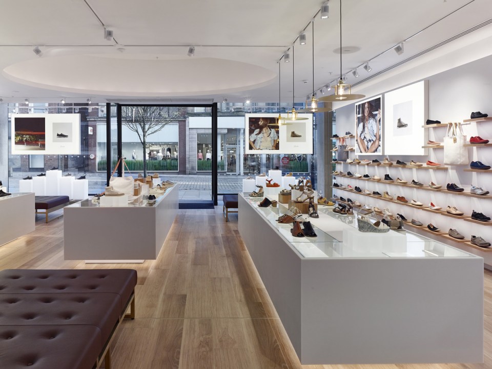 Clarks slips into the red despite sales stepping towards £1bn