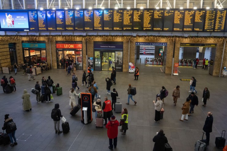 Lack of train station catering options costing passengers, warns watchdog