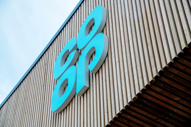 Co-op to open new stores in deal with departing billionaire Asda Issa brother