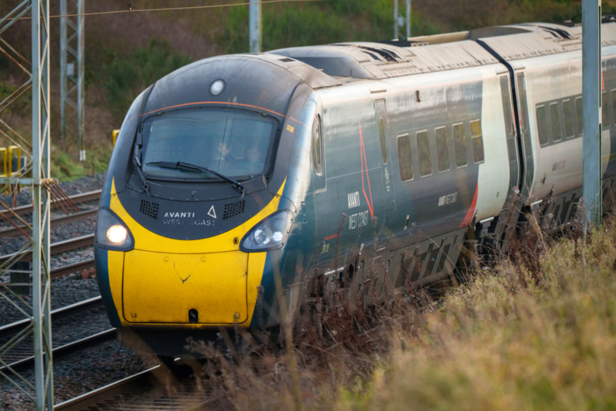 Rail line connecting North West to Midlands would be ’40 per cent’ cheaper than HS2